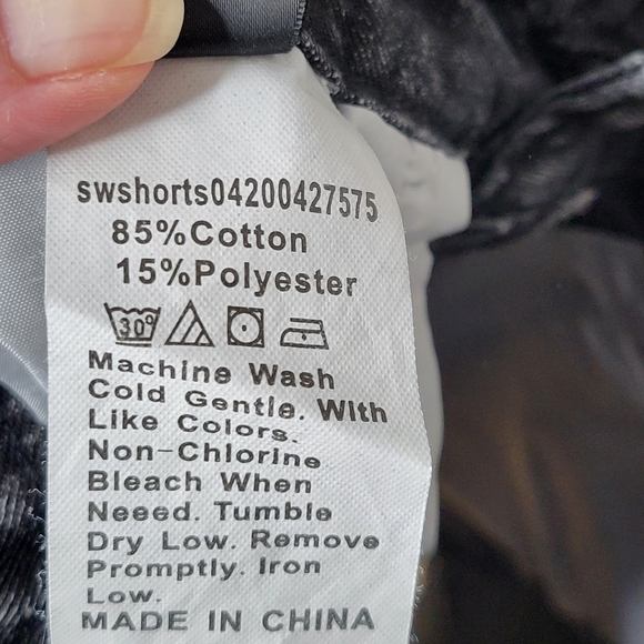 Shein Black High Rise Denim Shorts Medium NWOT - Picture 4 of 5